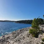 Lungomare * بولا