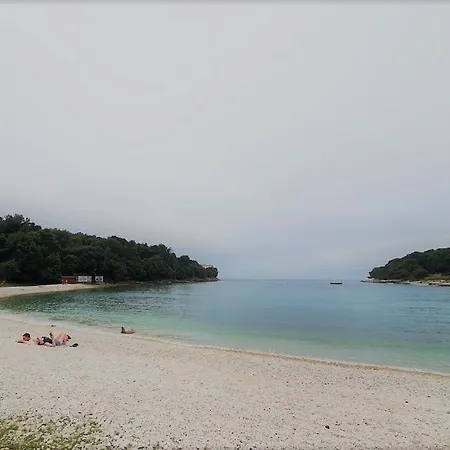 Lungomare * بولا